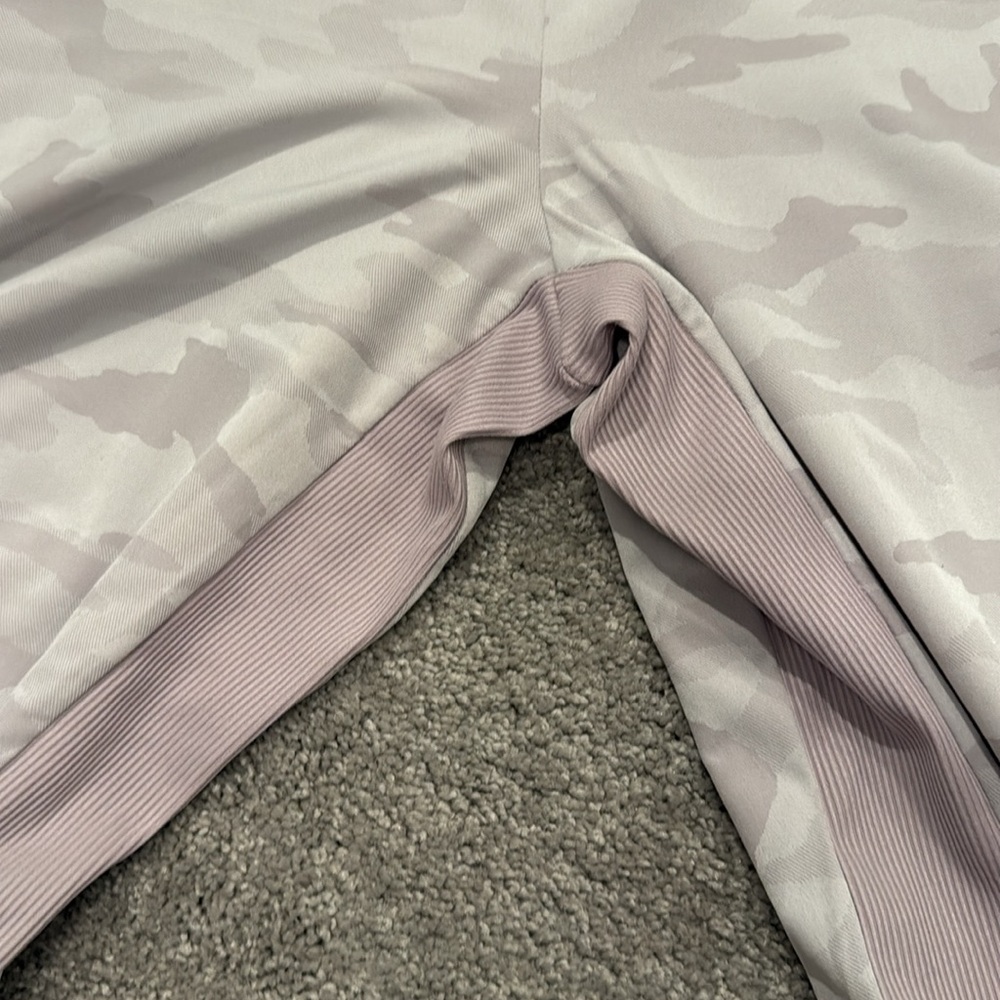 Mauve camo Athleta joggers - Picture 4 of 6